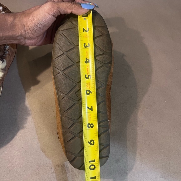 L.L Bean Women's Wicked Good Camp Moccasins Brown Suede Shearling Fur US 8 M - Picture 9 of 10